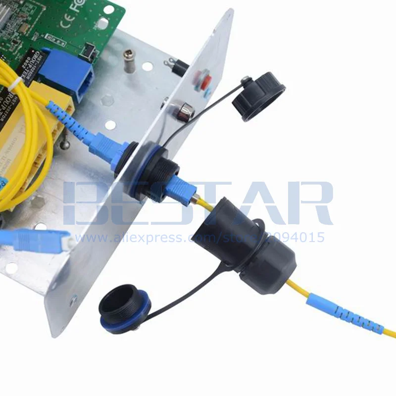 Konektor Cepat Tahan Air Tipe LC SC M20 IP68 Konektor Kabel Serat Optik Betina ke Betina untuk Komunikasi Jarak Jauh Luar Ruangan