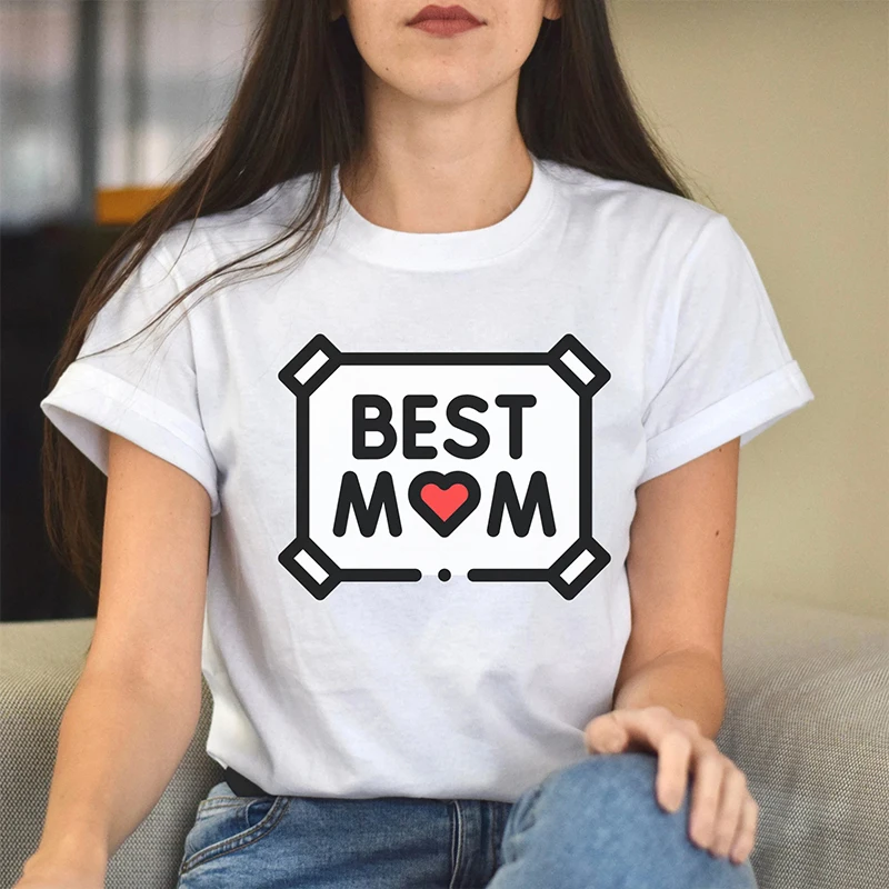 

Женская футболка с круглым вырезом, коротким рукавом и надписью «Best Mom»