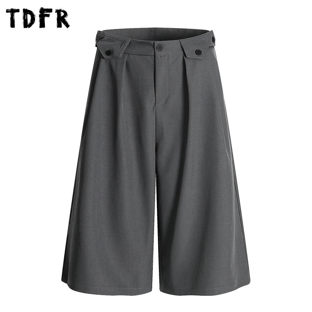 Retro ชุดลําลองกางเกงขาสั้นบุรุษจีบสีทึบ Streetwear ฤดูร้อนหลวมขากว้างสั้นกางเกงผู้ชาย