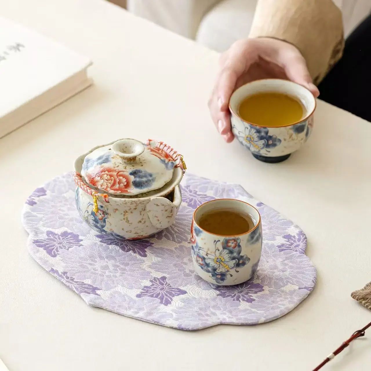 Caramel Glaze Butterfly Love Peony Bottle Pot 1 Pot 2Cups Outdoor Portable Travel TeaSet with Splendid Dry Bubble Mat Simple Tea