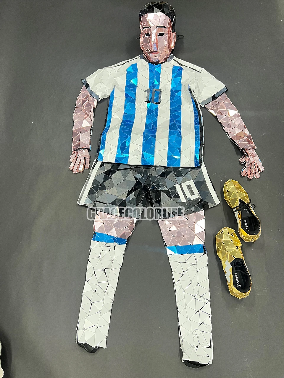 Blauw-wit gestreepte handen genaaide acryl spiegelmozaïek voetbal sportset geometrische lens sterspeler stijl atletische outfit