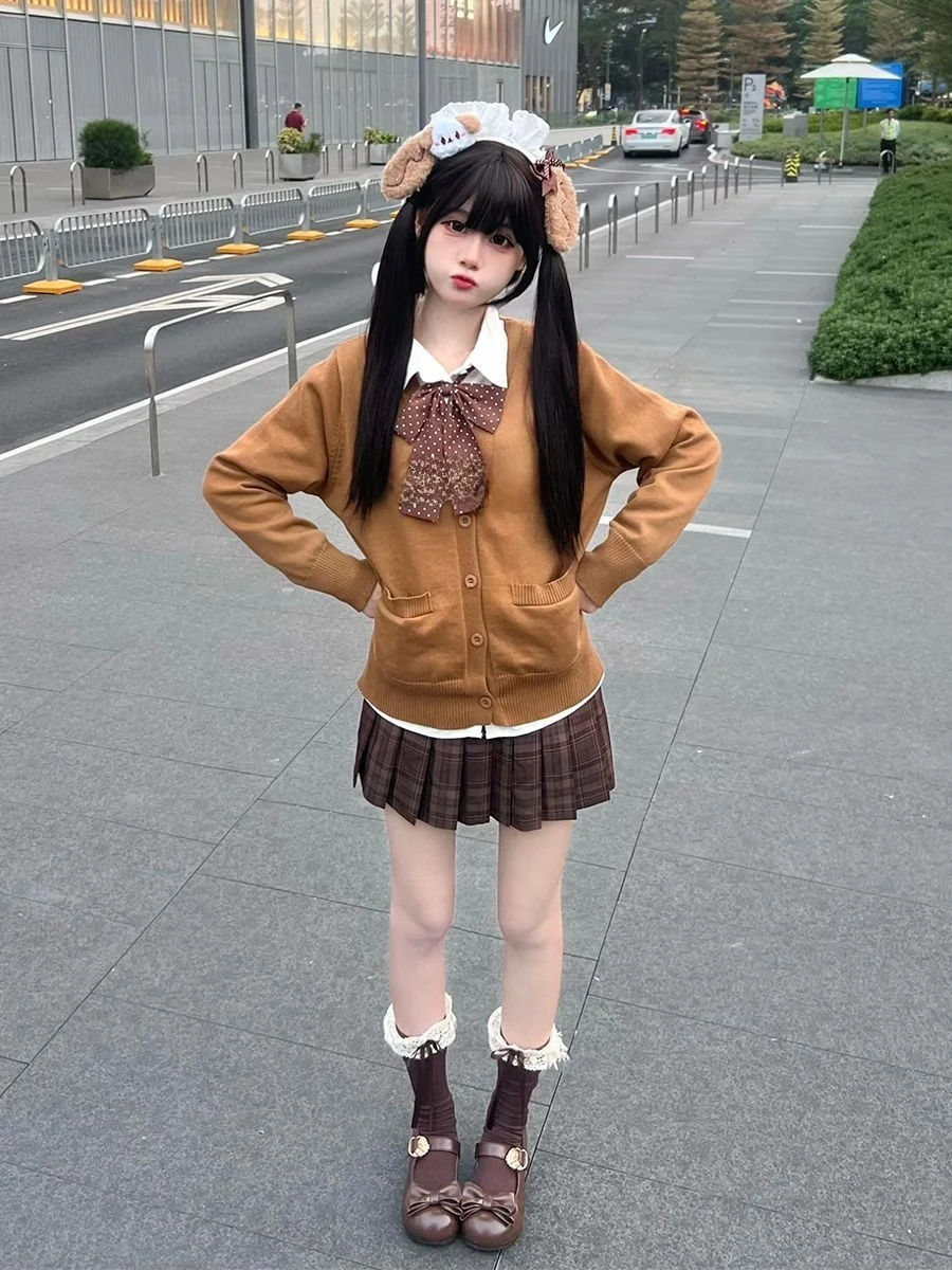 

Комплект кардигана JK в полоску с карамелью, универсальный базовый многослойный коричневый комплект с идентификационной юбкой для женщин, зимний комплект Fa...