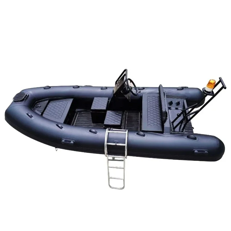 Nuevo yate de pesca inflable con motor fuera de borda y suelo de PVC y aluminio para aventuras acuáticas.