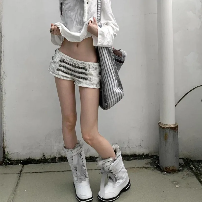 Short Denim Shorts Women Sexy Ultra Short Jeans Vintage Chain White Low Rise Shorts Korean Style Booty Shorts Summer Hot Pants