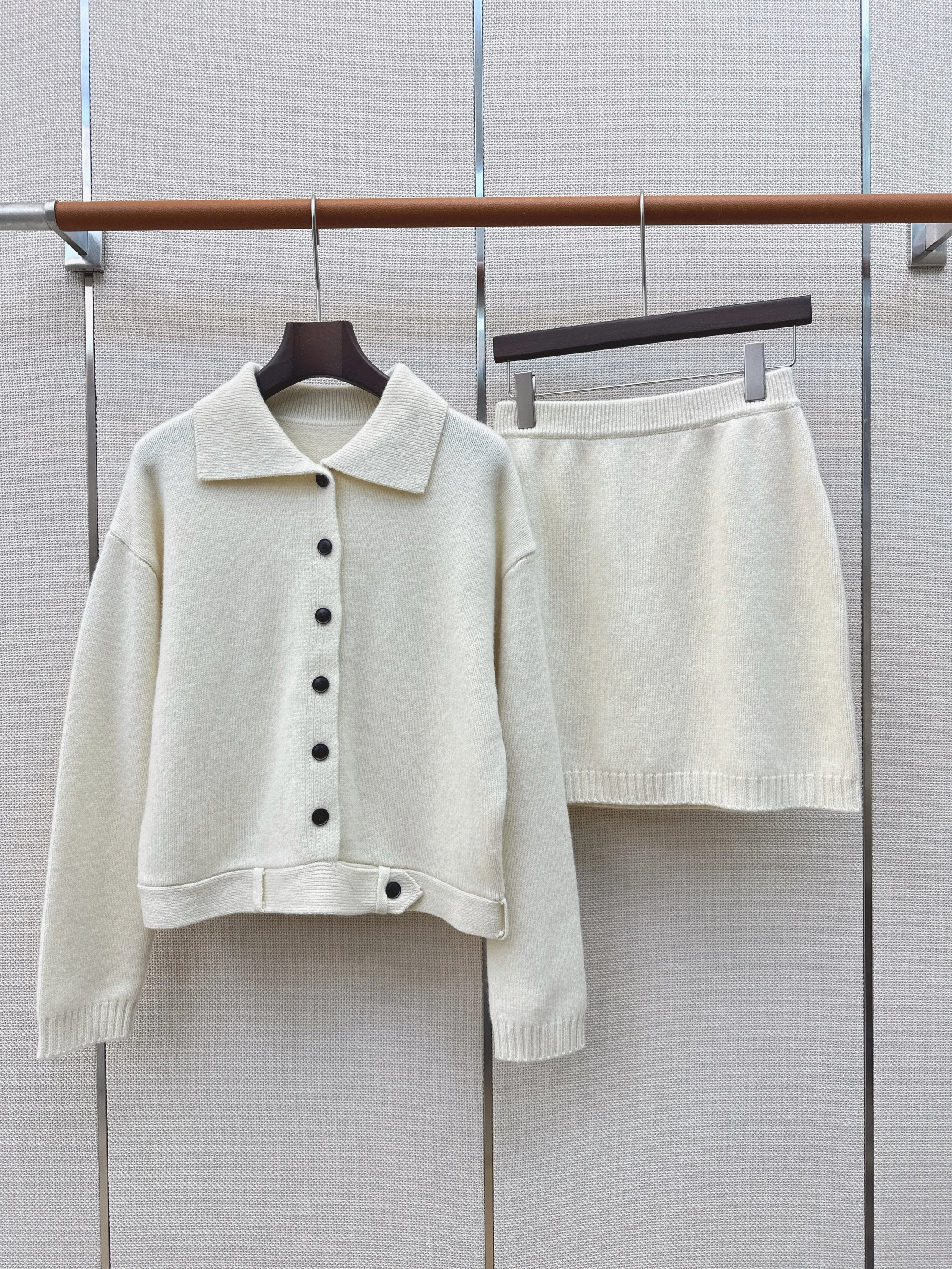 2026 Autumn Winter Lazy Style Women Wool Two‑Piece Set Loose Collared Cardigan Elastic Waist Skirt 100% Worsted Wool Yarn Outfit