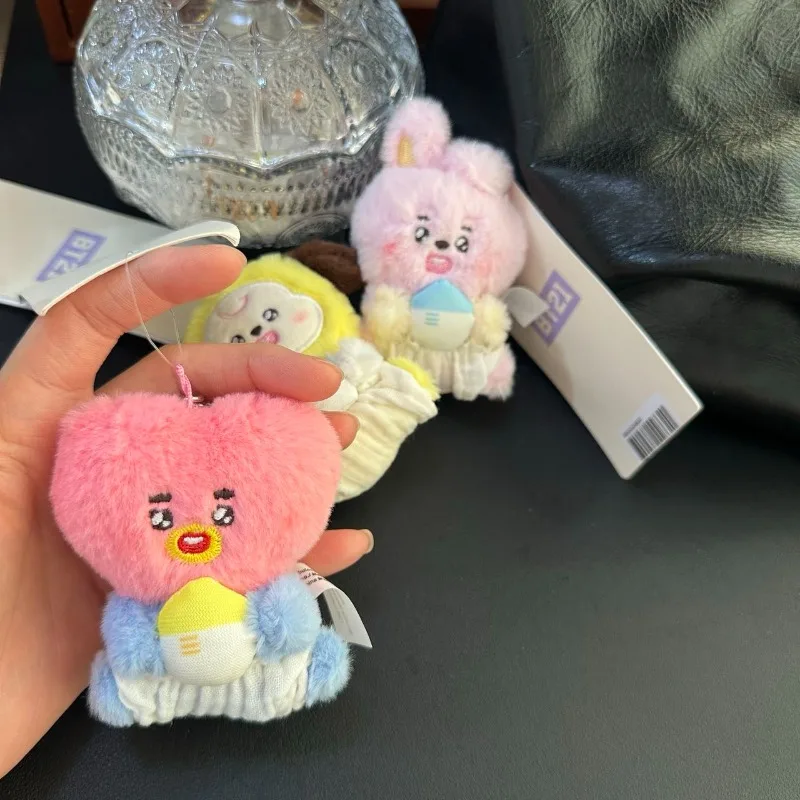 جديد BT21 مصاصة سلسلة صغيرة كوكي رجالي مجموعة أفخم دمية فتاة المدرسية قلادة مانغ الديكور لطيف تاتا المفاتيح دمية هدية