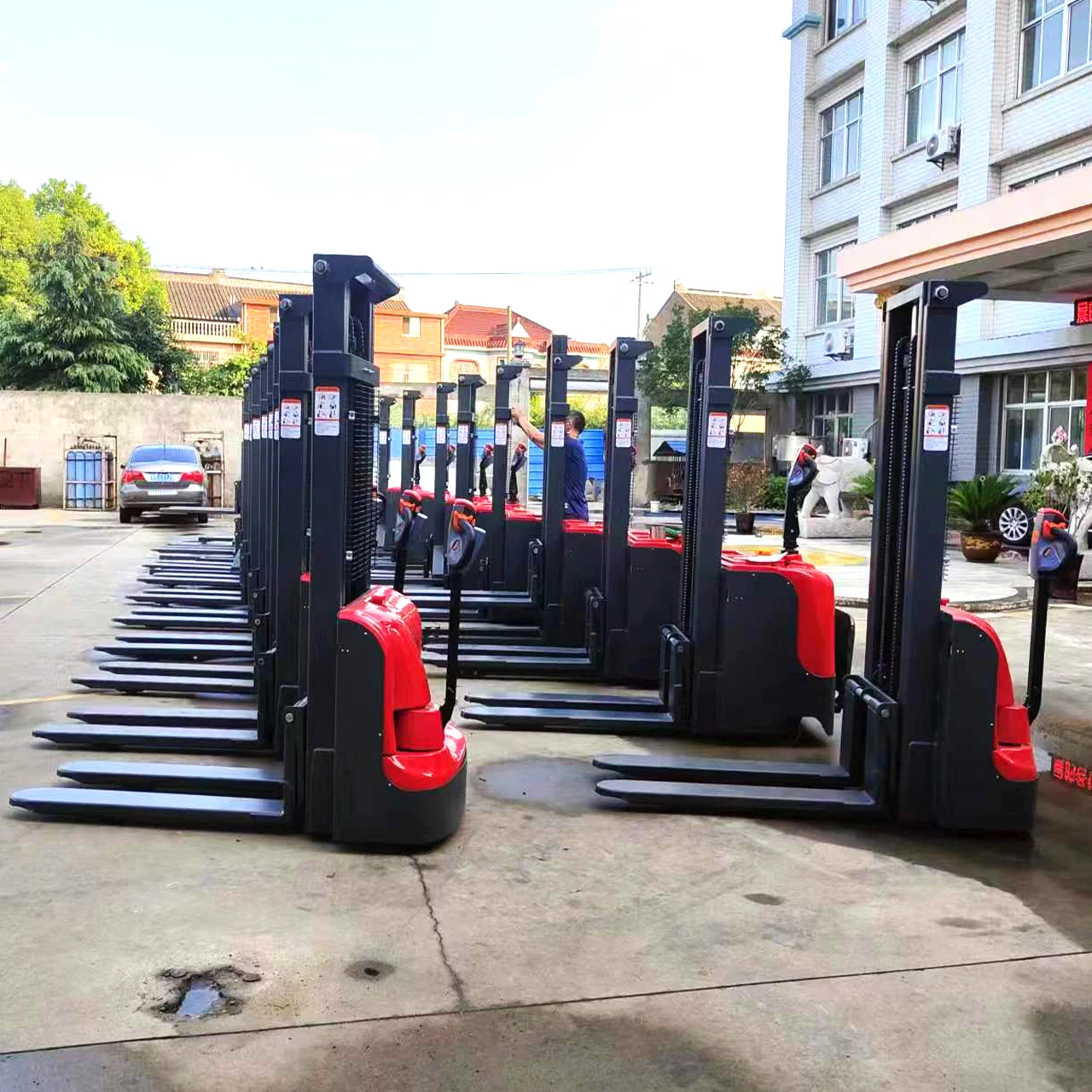 Multiple Model Standards Mini Electric Stacker Lifter High Stability Forklift Pallet Stacker 3 Ton 2 Ton For Narrow Warehouse