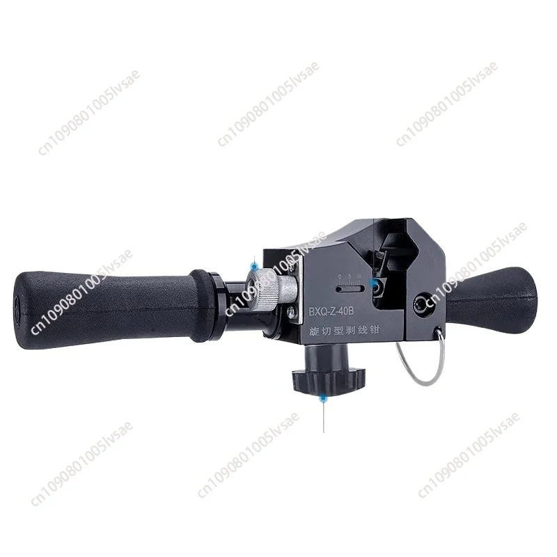 

BXQ-Z-40B cable stripper is used for stripping wires below 12-40mm and cable stripping depth below 4.5mm.