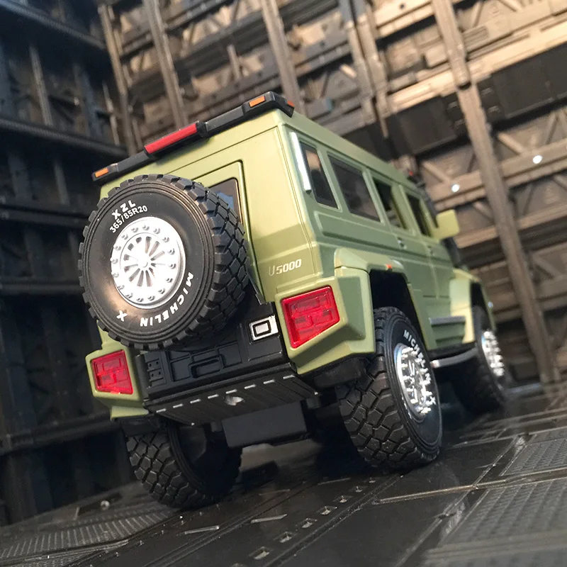 

1:28 U5000 alloy car model off-road vehicle doors can be opened has simulated sound and lighting functions, rich details