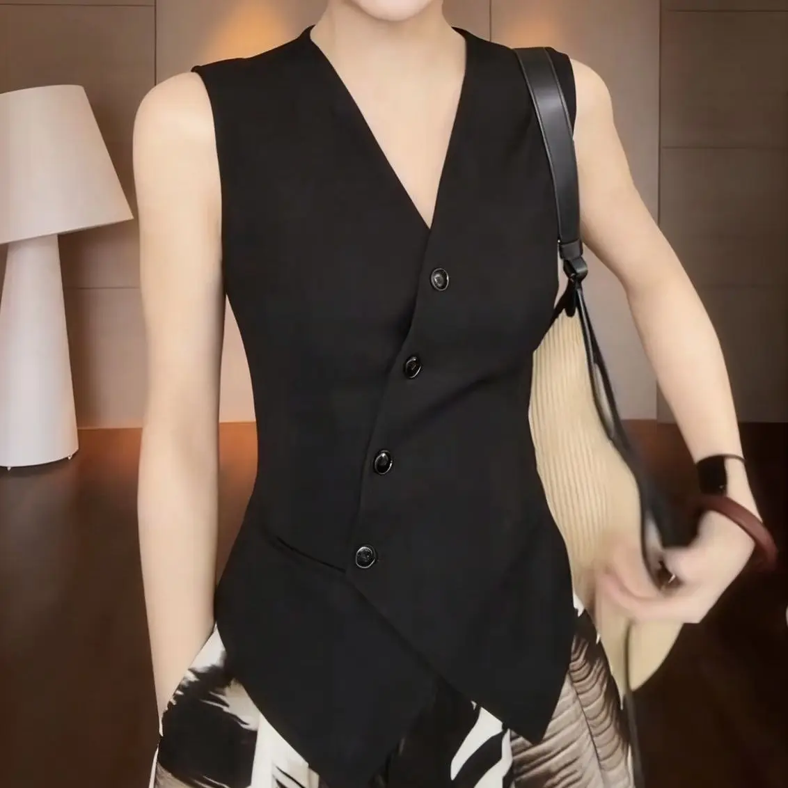 Office Lady Diagonal Button Vest Women's Summer New Sleeveless Suit Vest Premium Stylish Slim Fit Top Waistcoat