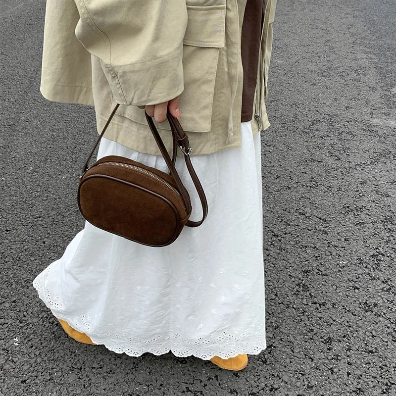 

2025 French Luxury Faux Suede Shoulder Crossbody Commuting Bag Casual Simple Bag Small Circle Bag Кроссбоди сумка