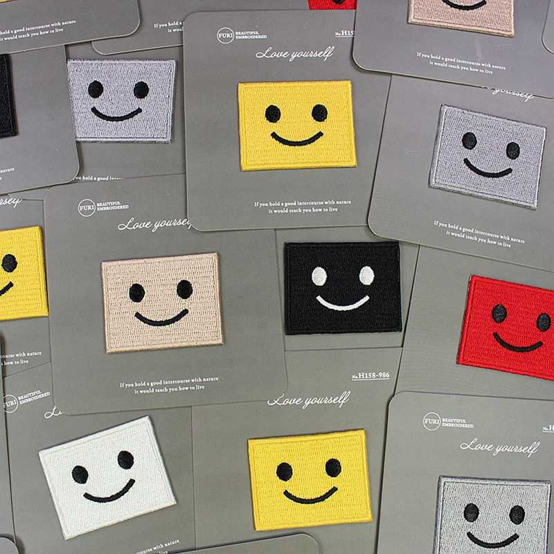 Different Colors Square Smile Face Patch DIY Repair Embroidery Iron On Patch for Clothing Sticker Cartoon Clothing Parches