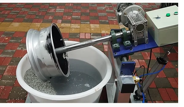 

Электрическая автоматическая машина для полировки и шлифовки автомобильных колесных дисков из алюминиевого сплава.