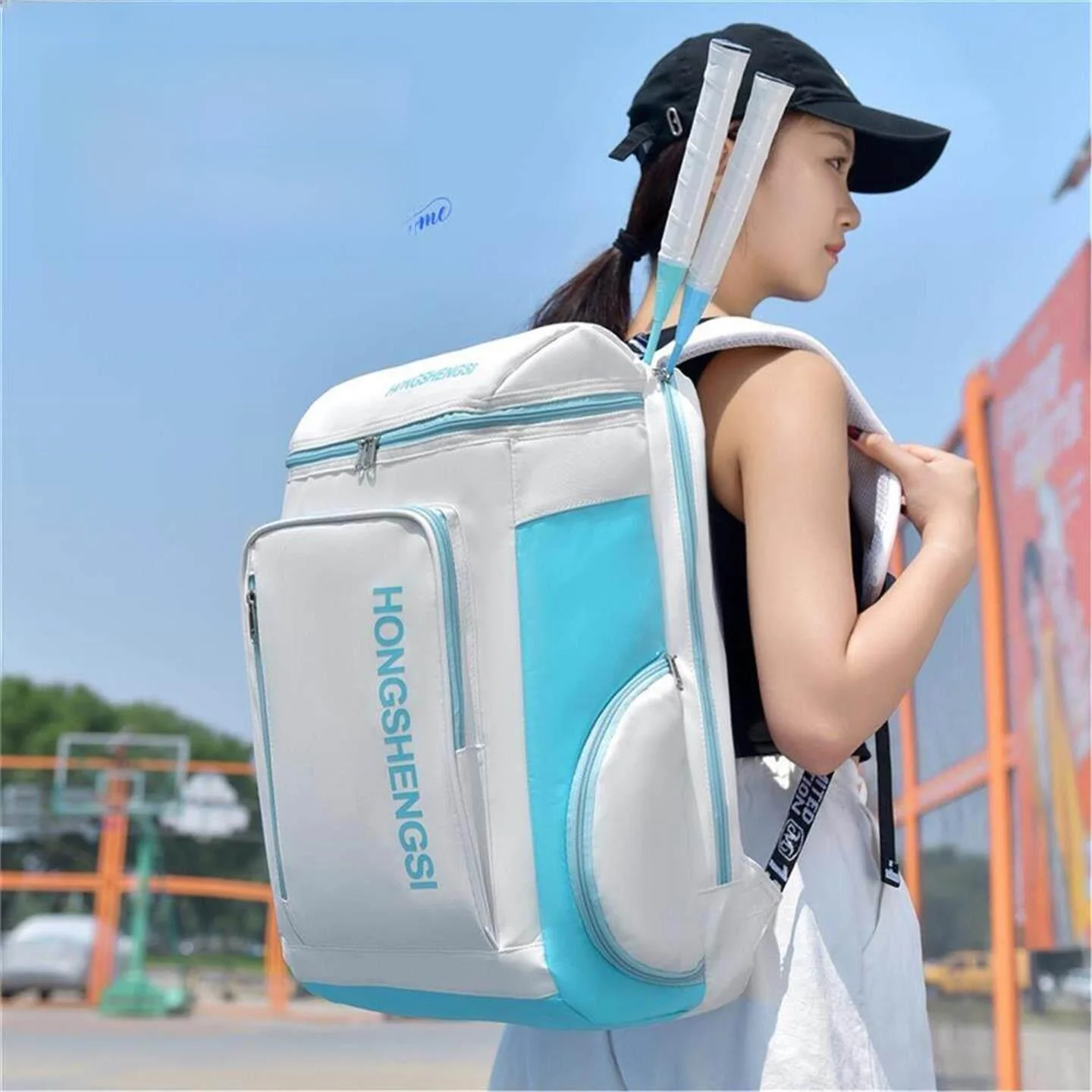 2025年新型バドミントンバッグバックパックスポーツトレーニング大容量テニスバッグ両肩掛け女性用特殊装備ブックバッグ