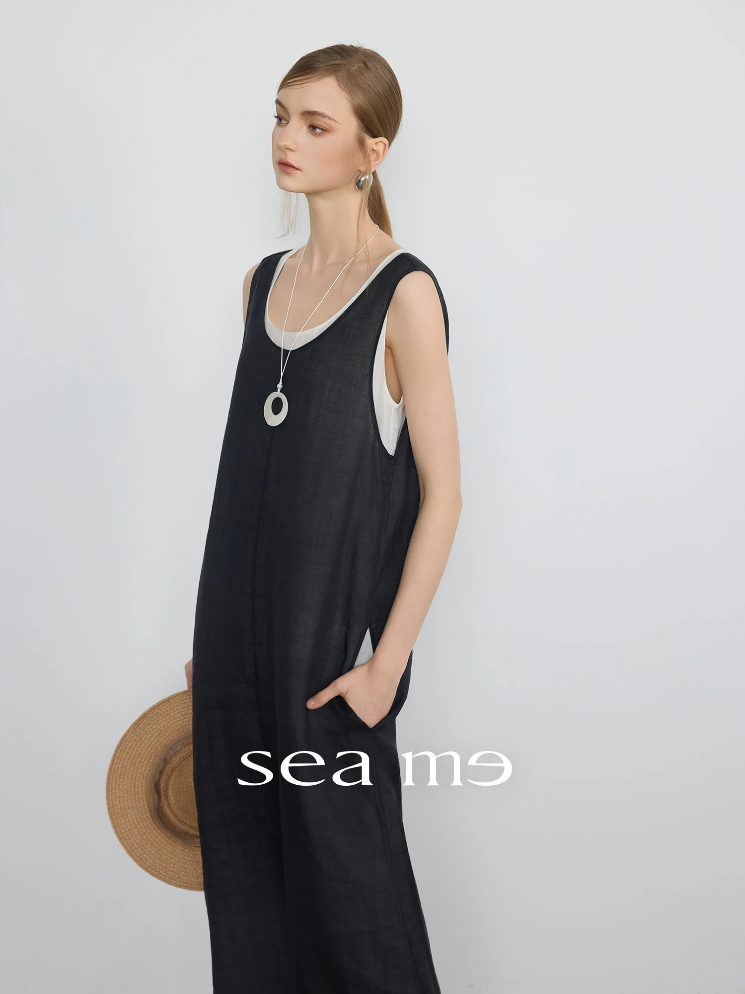 Vestido Longo Feminino Solto de Duas Peças com Textura de Linho e Tom de Madeira, Estilo Simples, Cintura Alta, Modelo Evasê, Ideal para Férias