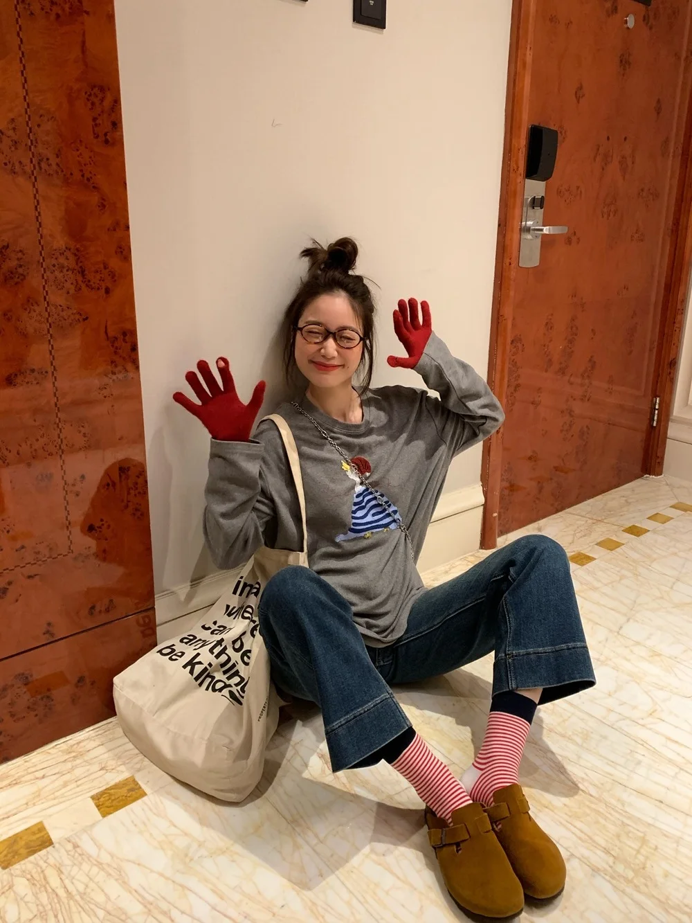 

Xubeng Cute Fce Lined Oversized round Ne Long Sve Tirt Women's Base irt Korean Sle Winter Thermal Top