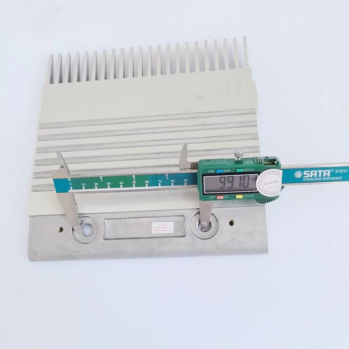 Escalator Comb AL Elevator spare parts lift parts KM5002051H01 R3C L202.7mm W200mm Hole Space 99mm RHS 22T 202*200mm