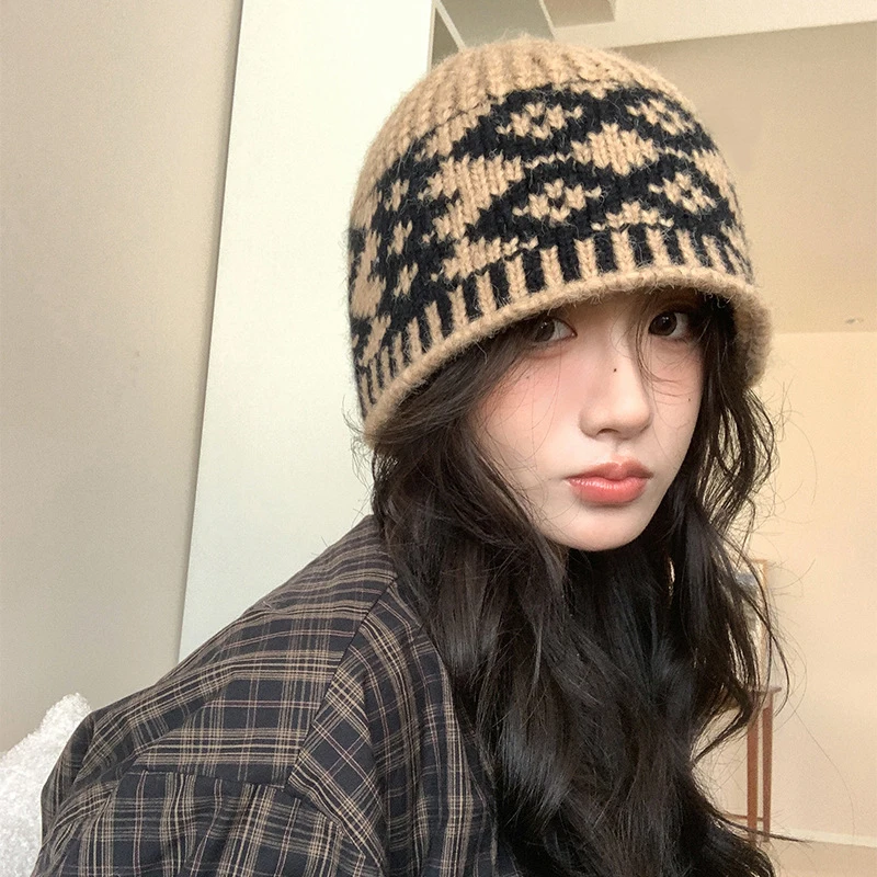 

Fashion Women's Knitted Cap Wool Mixed Retro Wool Hat For Keeping Warm Big Head Sized Cold Proof Hat For Male Head New