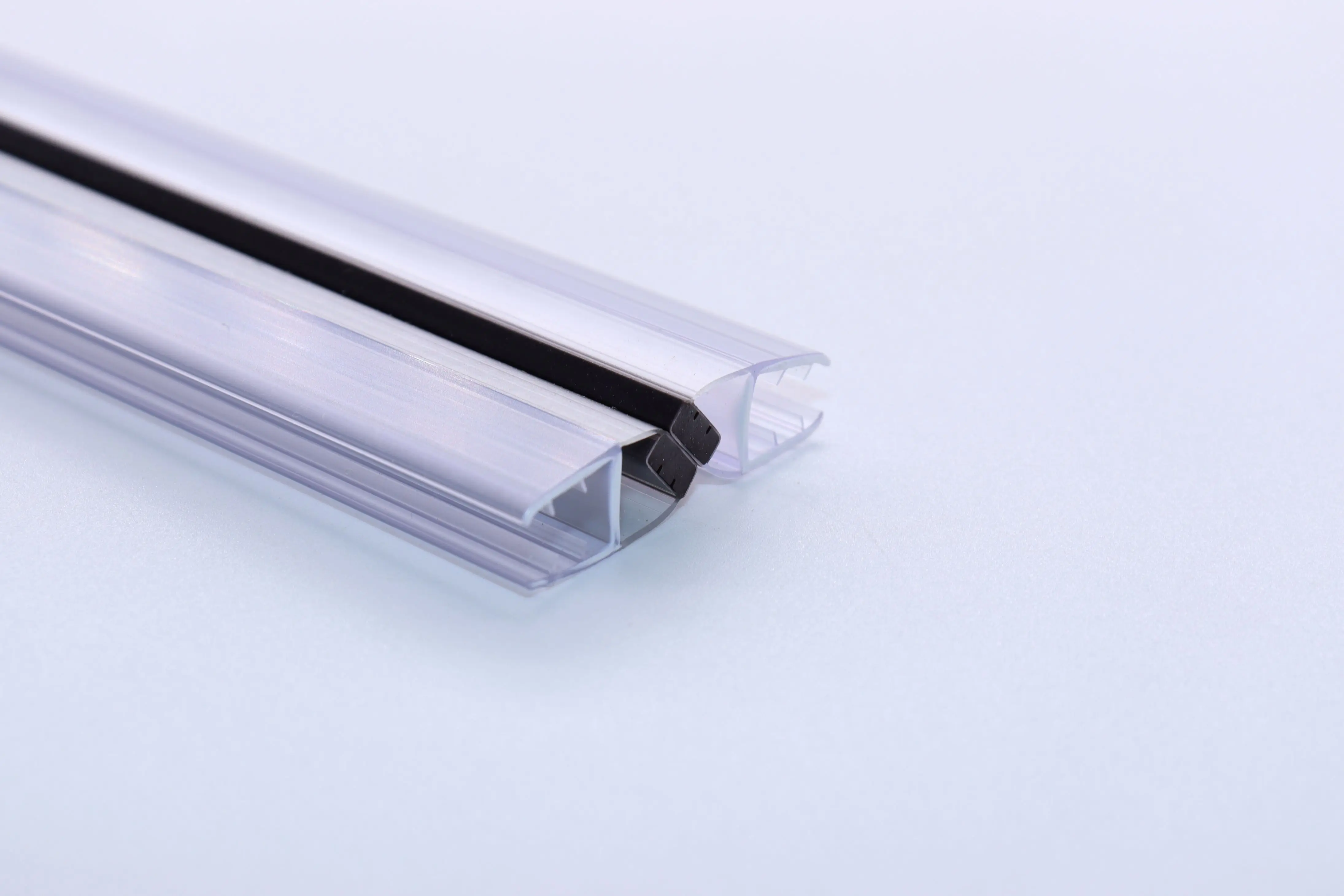 Customization Factory Wholesale Super Clear Black PVC Plastic Profile 90 Degree Magnetic Sealing Strip for Doors