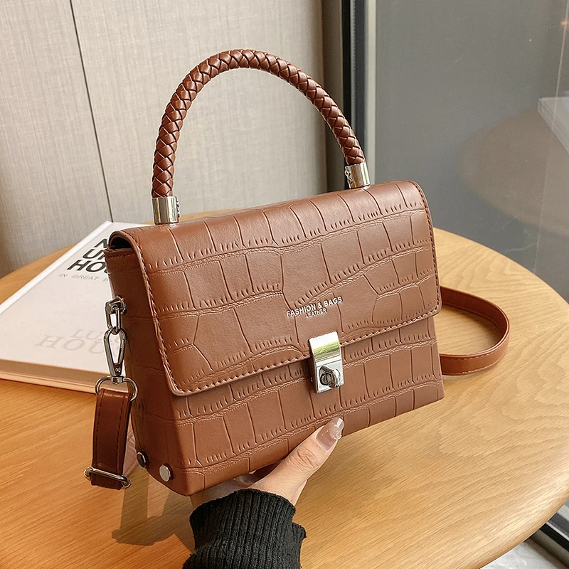 

2025 Girls Essential Organizer European Style Travel with Comfortable Strap High-end School Fashion Carryall