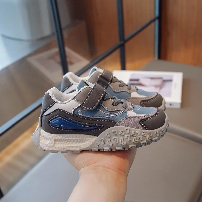 Scarpe da papà sportive per bambini 2024 primavera e autunno nuove scarpe Casual da ragazzo in pelle di moda in pelle marea