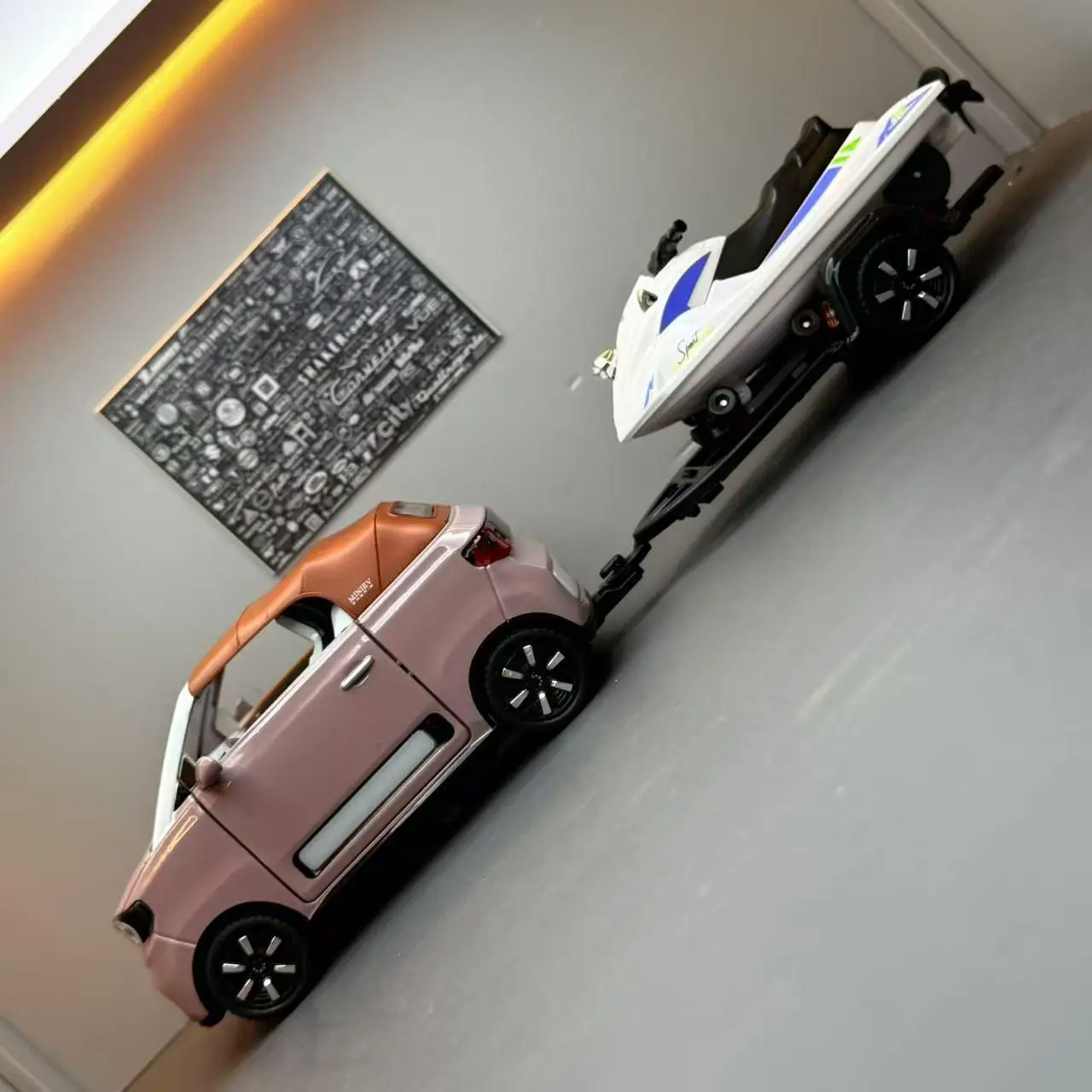 

Модная коллекционная статическая модель автомобиля Wuling Convertible (24), многофункциональная, с элементами скоростного катера, для мальчиков, из металла