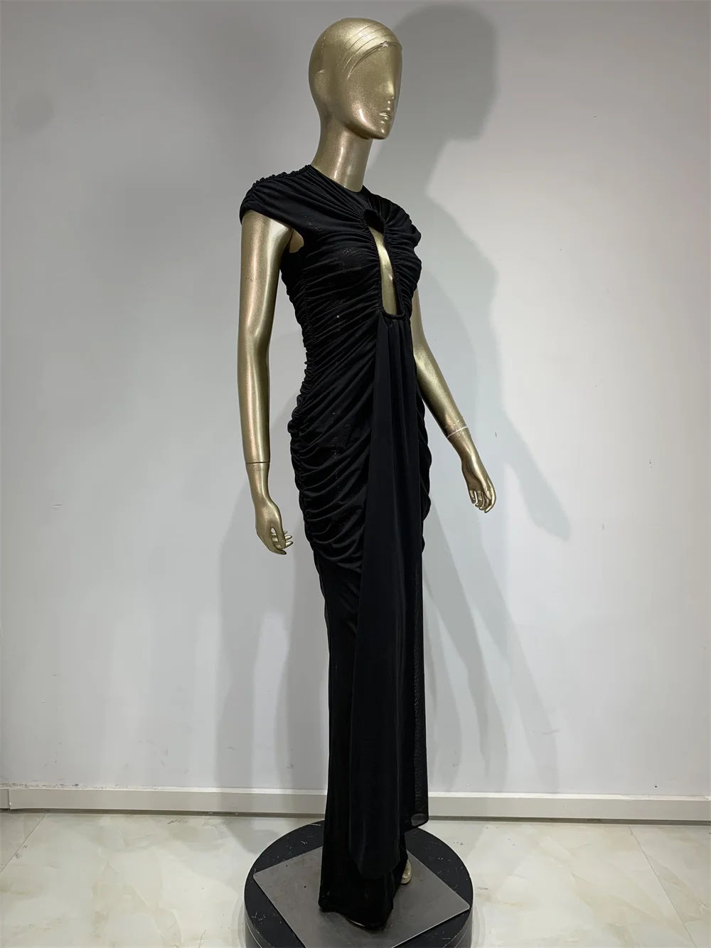 Women Soft Comfortable Party Dress Elegant  Short Sleeve O Neck Key Hole Pleated Maxi Long Celebrity Evening Party Gowns