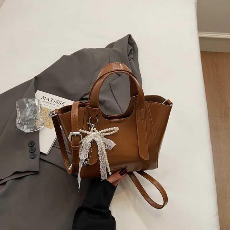 

Простая креативная сумка в стиле ретро с вырезами, новинка 2025, элегантная модель в стиле Майяра