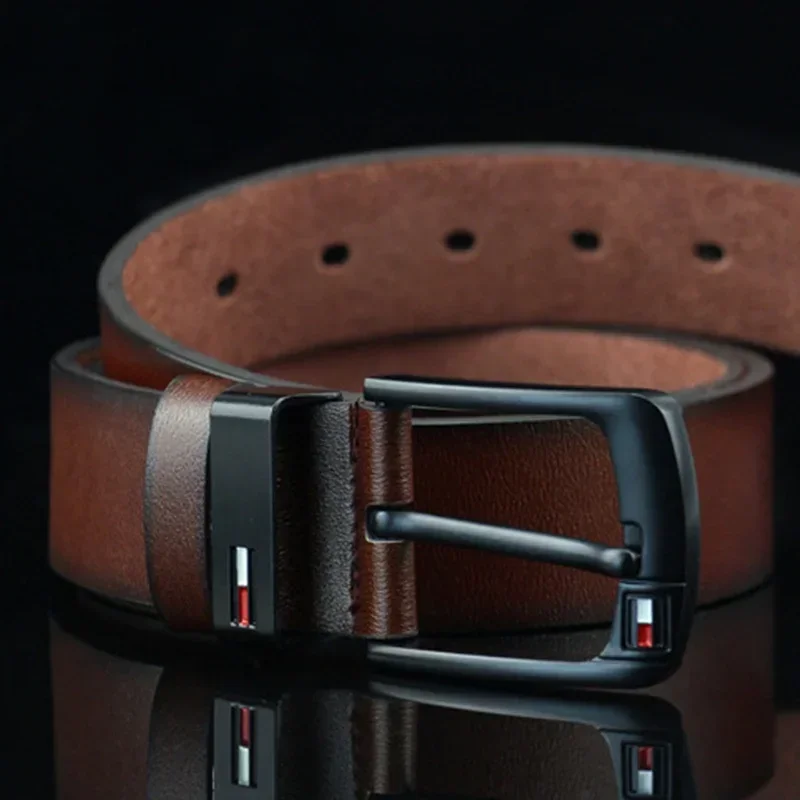 حزام للرجال 2024 تصميم العلامة التجارية الفاخرة الشهيرة بولي Leather الجلود الكلاسيكية سبيكة دبابيس مشبك أحزمة وسط فاسق للجينز الترفيه حزام