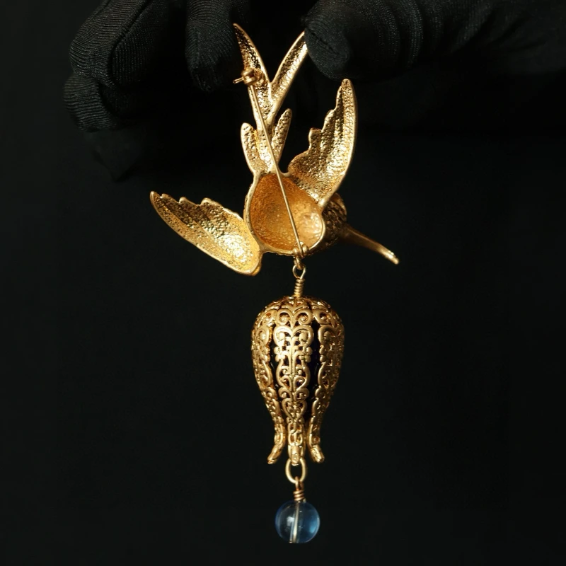 Europe Vintage Brass Gold Plated Pearl Bird Brooch Woman Top Quality Luxury Palace Jewelry Trend