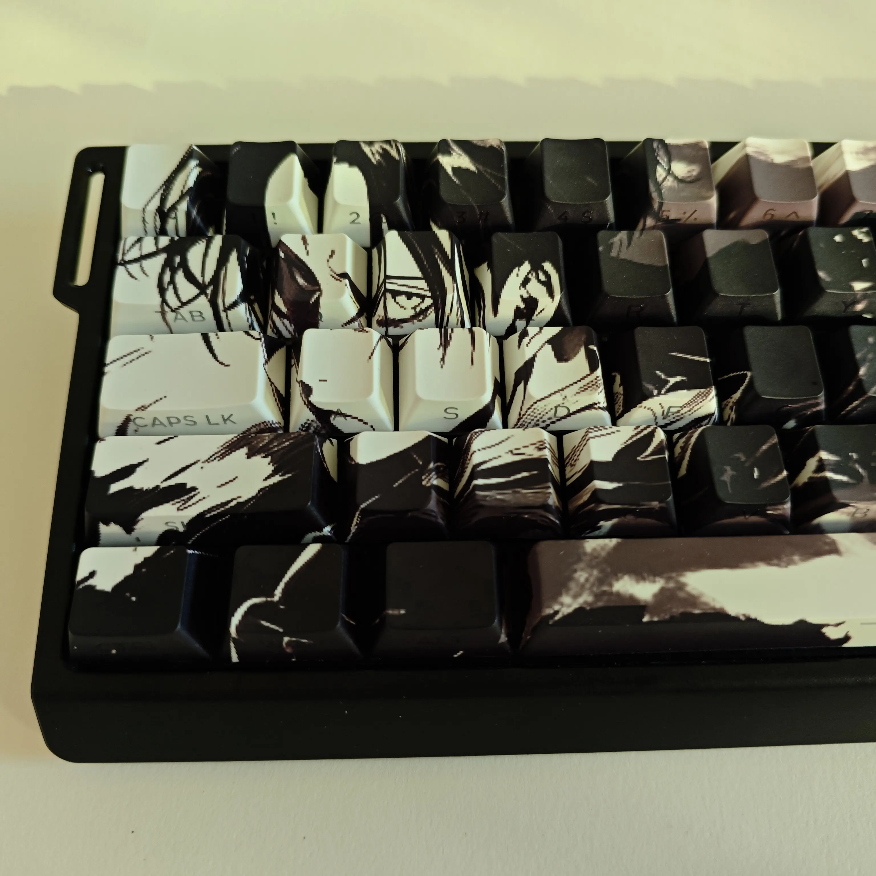 134 Keys Attack on Titan Captain Levi Keycap Side Engraving Transmission Cherry Sublimation PBT Mechanical Keyboard Keycap