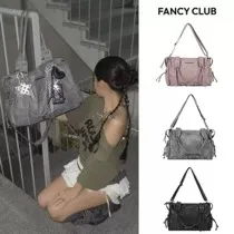 FANCY CLUB, bolso de mano Retro de gran capacidad con un solo hombro, bolso de motocicleta con correa de remache, bolso de mano para mujer, cierre de cremallera cuadrado de abeja