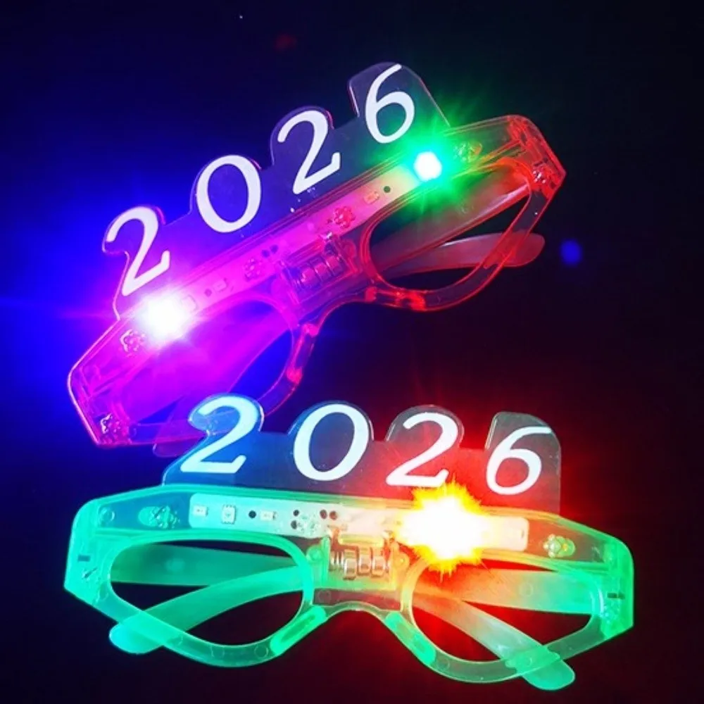 LED توهج 2026 السنة الجديدة توهج نظارات مربع/الحب شكل قلب التصوير الحلي 2026 LED توهج نظارات عدد الرسالة الملونة