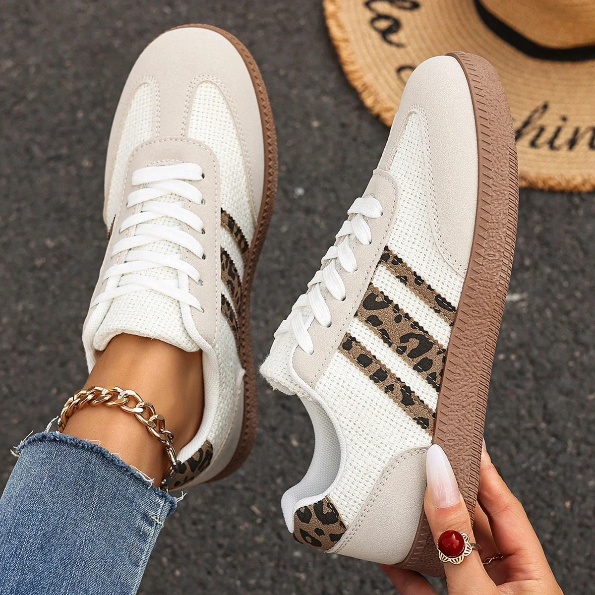

2025 New Women Sneakers Fashion Casual Flats Vulcanize Shoes Round Toe Lace Up Comfortable Flat Shoes Women Zapatos De Mujer