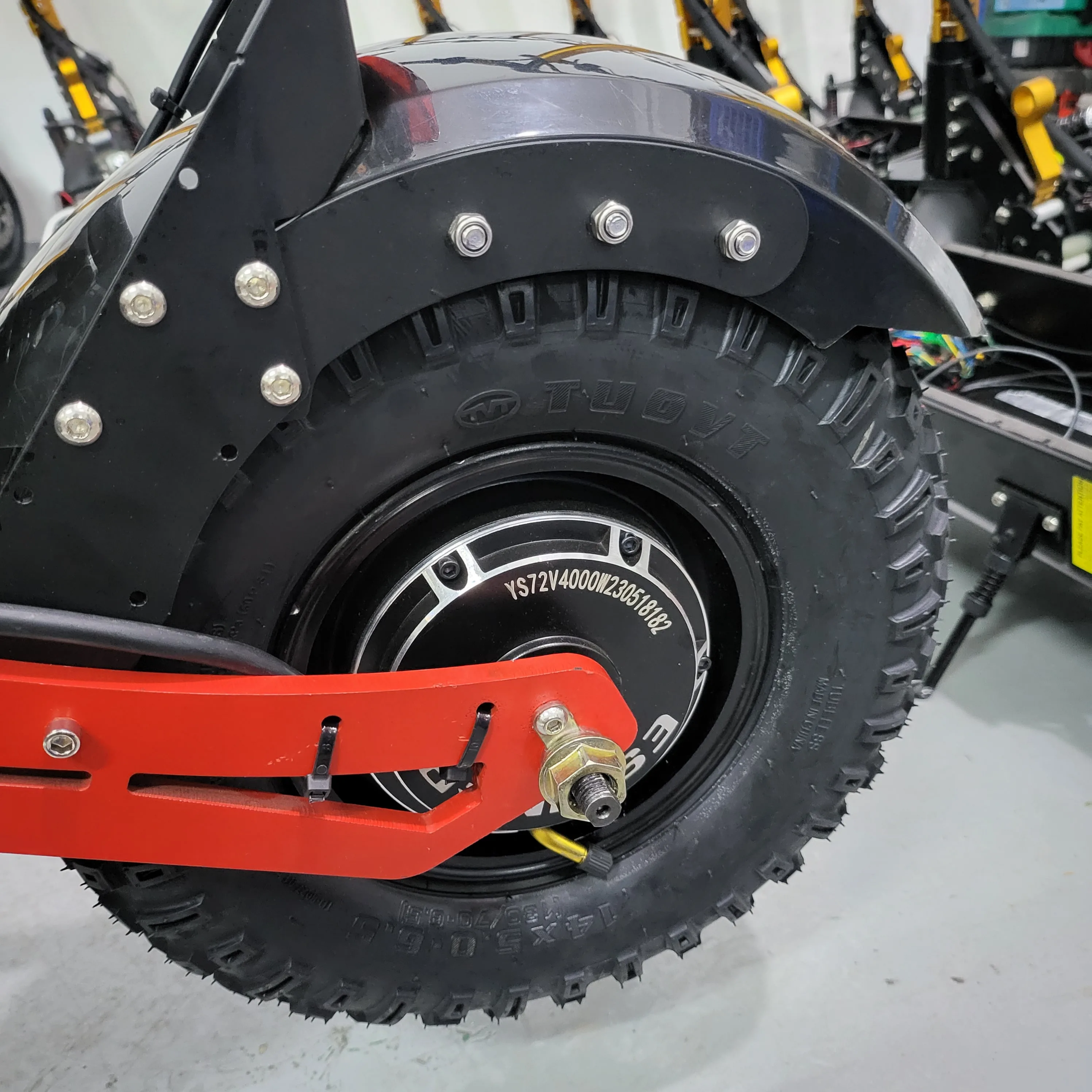 คุณภาพดีที่มีประสิทธิภาพ JL 13/14 นิ้ว 4000W 5000W ยางไฟฟ้าสกู๊ตเตอร์มอเตอร์สําหรับขาย
