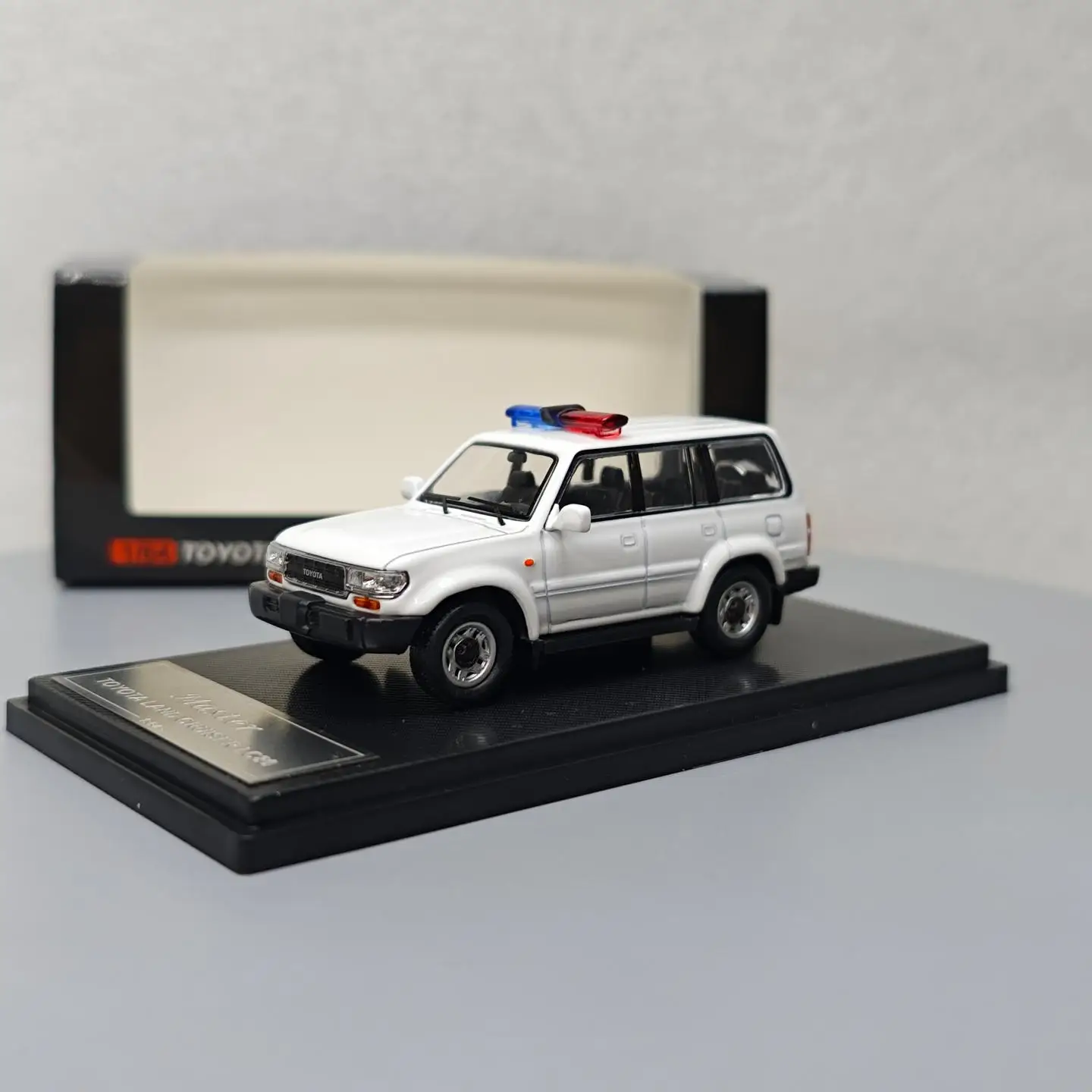 

1:64 Land Cruiser LC80 Моделирование сплава Мини-модель автомобиля Коллекция Подарочная игрушка