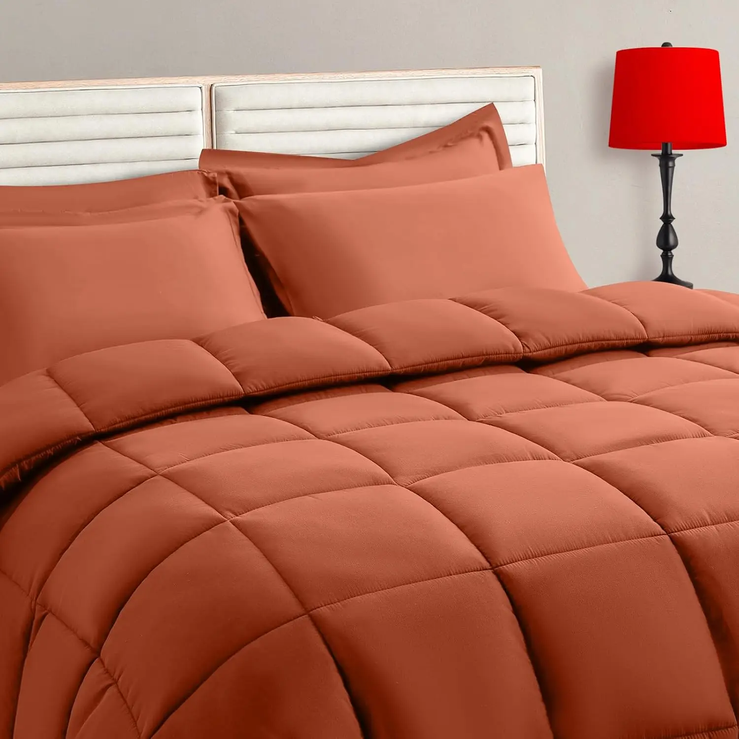 

Комплект постельного белья King Size из 7 предметов: всесезонное стеганое одеяло, простыни и наволочки