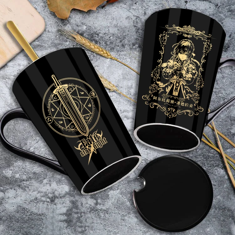 Anime Fate/Grand Order Altria Pendragon Cosplay tazza da caffè in ceramica tazza da acqua con stampa in oro cucchiaio Unisex + tazza + coperchio regali di natale