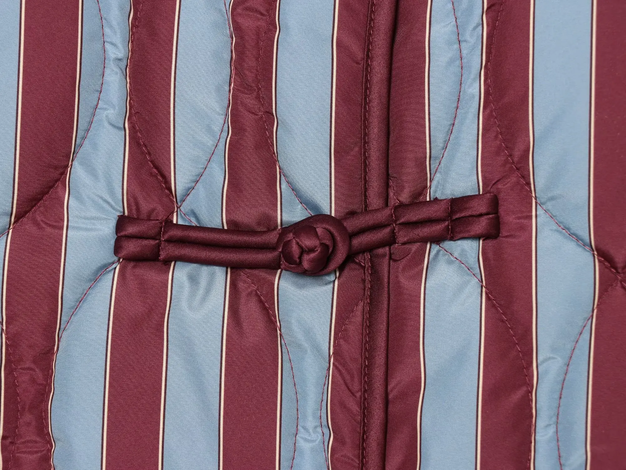 BSAY Herbst 2026 Damenmode Vielseitige Gestreifte Gesteppte Jacke mit Langen Ärmeln, Froschknöpfen und Stehkragen, Locker Geschnitten, Herbst-Oberbekleidung – Detail 5