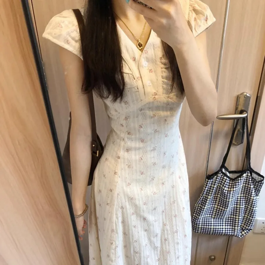 

【New style】French temperament pear figure dress children summer new white flower bubble sleeves V-neck skirt