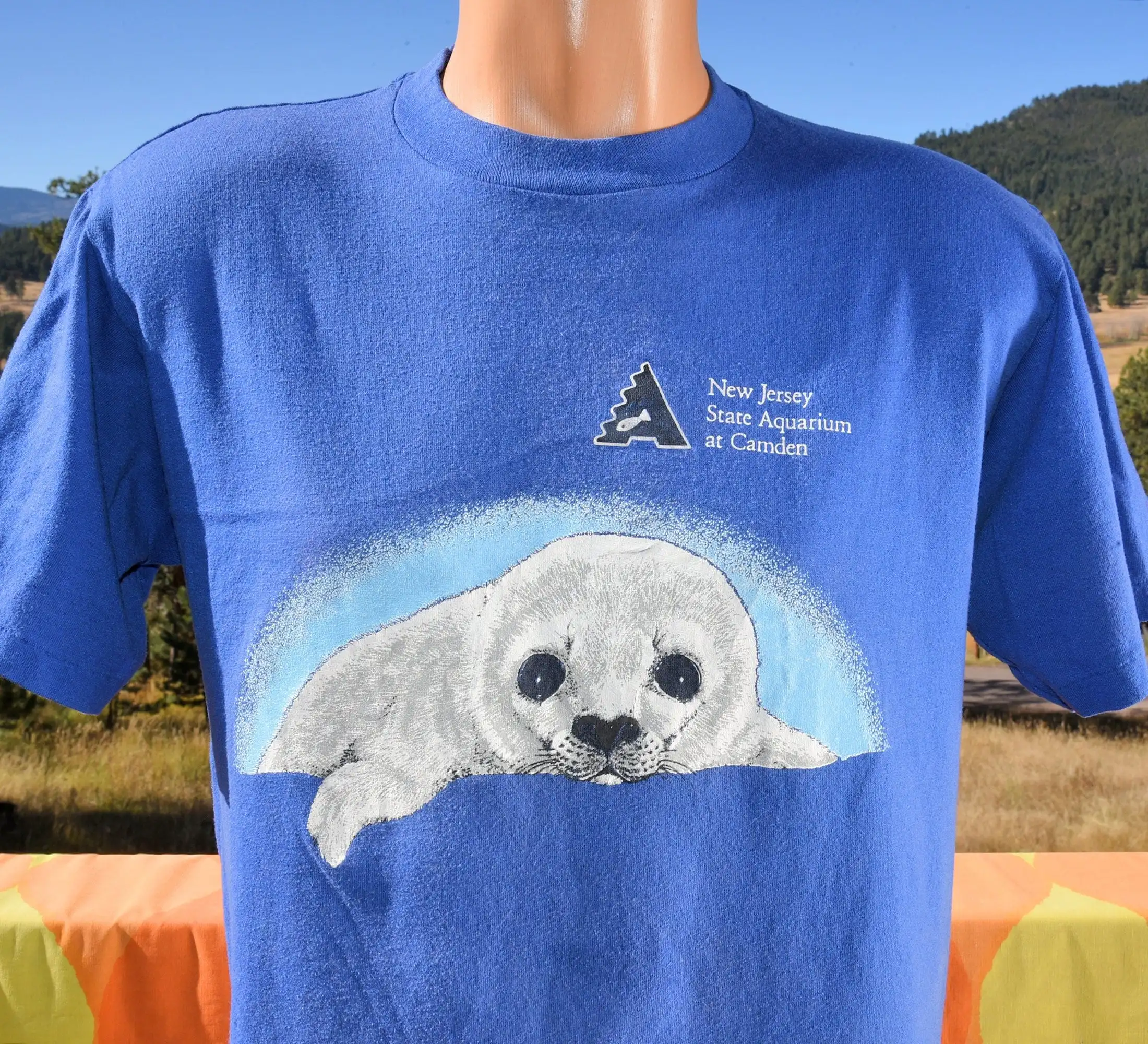 vintage 80s tee AQUARIUM new jersey camden seal t shirt Large Medium