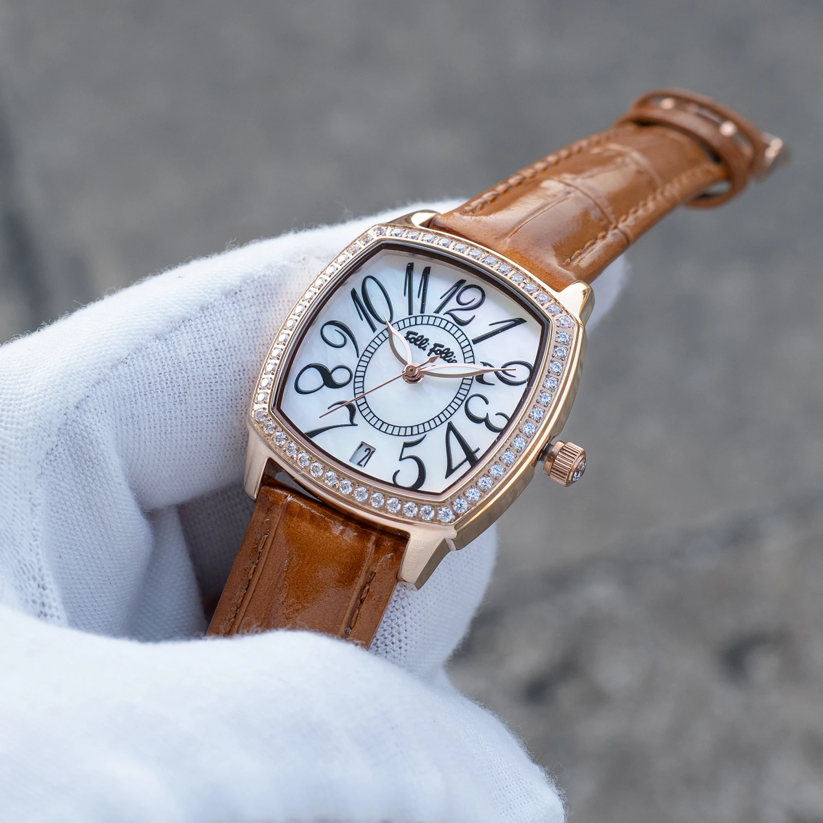 

FolliFollie-Женские модные квадратные часы с большими цифрами, деловые часы из розового золота, кварцевые женские наручные часы с оранжевым кожаным ремешком