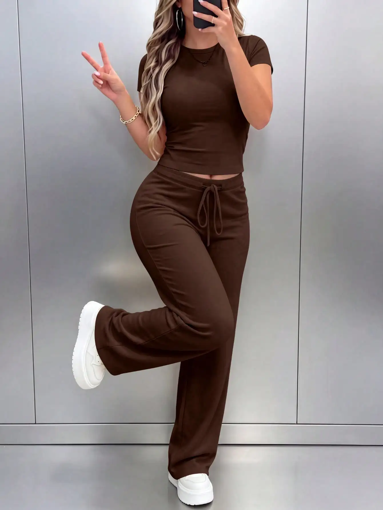 Women's Solid Color Two-Piece Set, Short-Sleeved Round-Neck Cropped T-Shirt and High-Waisted Drawstring Wide-Leg Pants, Slim-Fit Casual Loungewear Set, Suitable for Multiple Occasions, Including Home, Travel, Jogging,