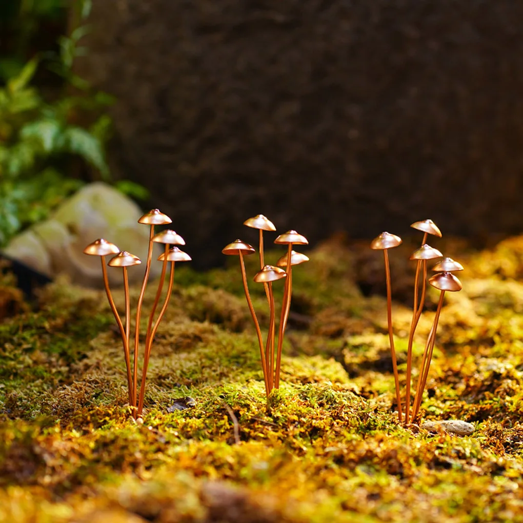 

New Creative Mini Metal Cute Mushroom Decoration Outdoor Garden Courtyard Decoration Atmosphere Potted Flower Decoration