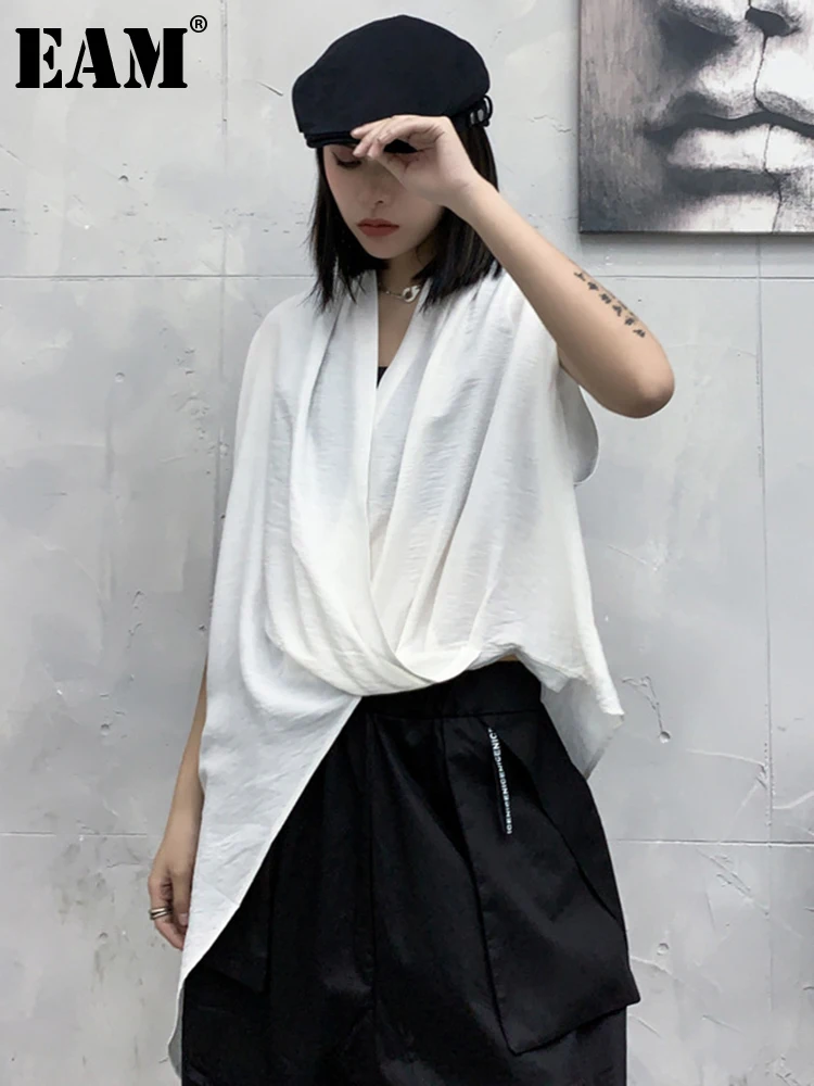 [EAM] Women White Big Size Irregular Knot Casual Solid T-shirt New V-Neck Sleeveless Fashion Tide Spring Summer 2025 1DD7644