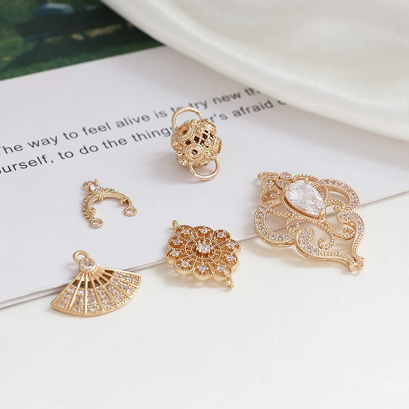 1pcs Retro Style Copper-clad Gold Color Inlaid Zircon Leaves Crown Fan Wings Diy Handmade Jewelry Earring Accessories Charms