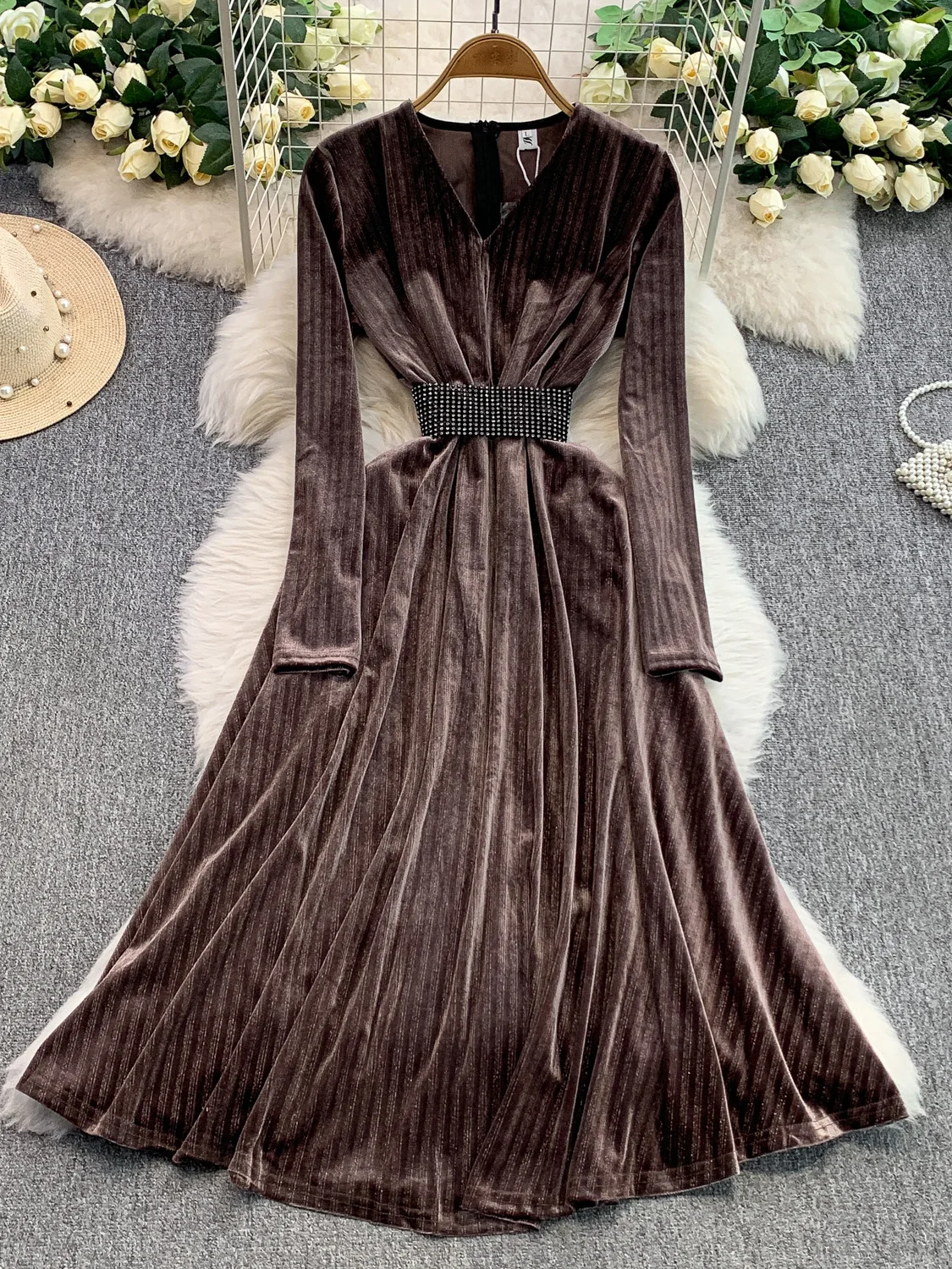 Rok Maxi Beludru Ele Long Sve Velvet Dr V-Ne High Waist Slimming Wanita untuk Kerja dan Santai Musim Dingin Model Terbaru