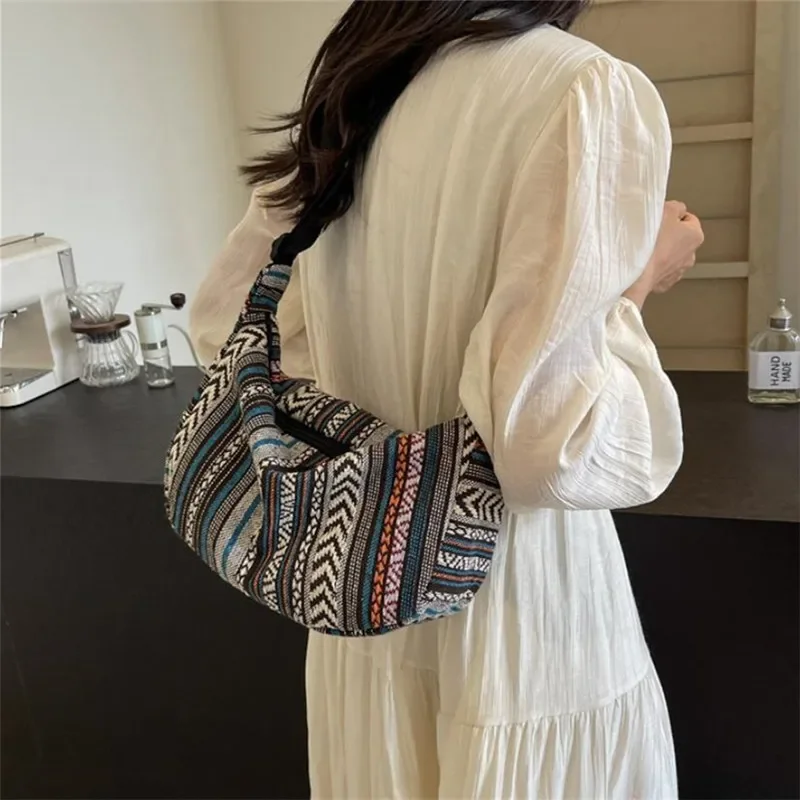 Gestreiftes Muster, Umhängetasche im Tribal-Stil, faltbare Umhängetasche mit Reißverschluss, handwaschbares, lackiertes Futter mit Flaggenmotiv – Detail 9