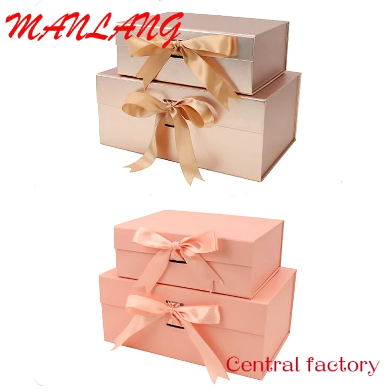 Custom  CustomMatte Lamination Foldable Magnetic Gift Box With Handle Magnetic Closure Packaging Box