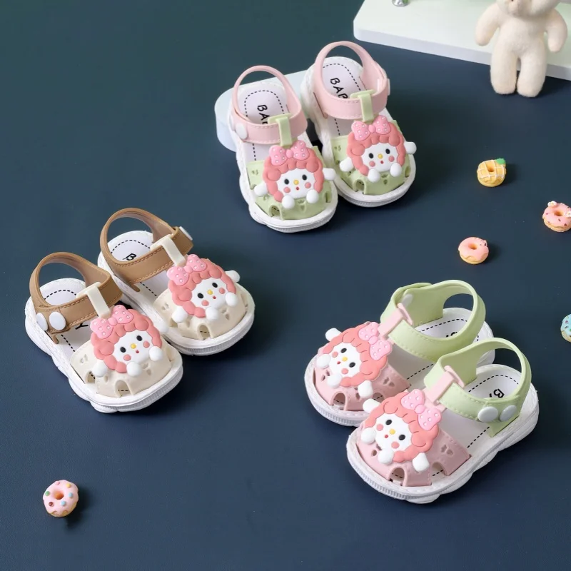 

In 2025, the latest popular women's sandals feature floral designs, sweet and lovely bows, lightweight and breathable materials,